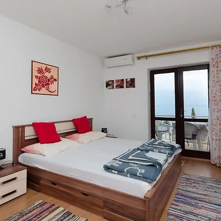 Apartment And Luka *