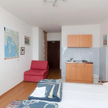 Apartment And Luka *