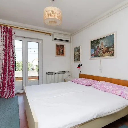 And Luka Apartment *