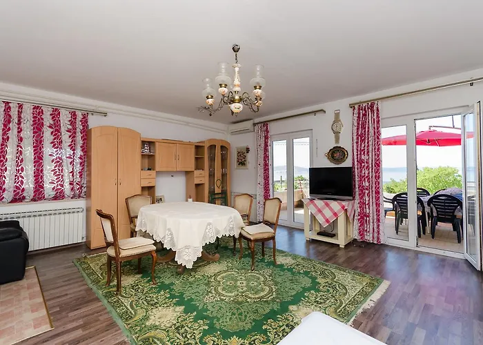 Apartament And Luka *